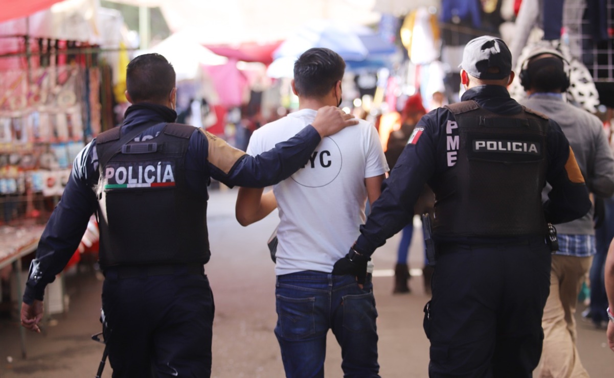 Arrestan a 2 personas por negarse a portar correctamente el cubrebocas en Ecatepec