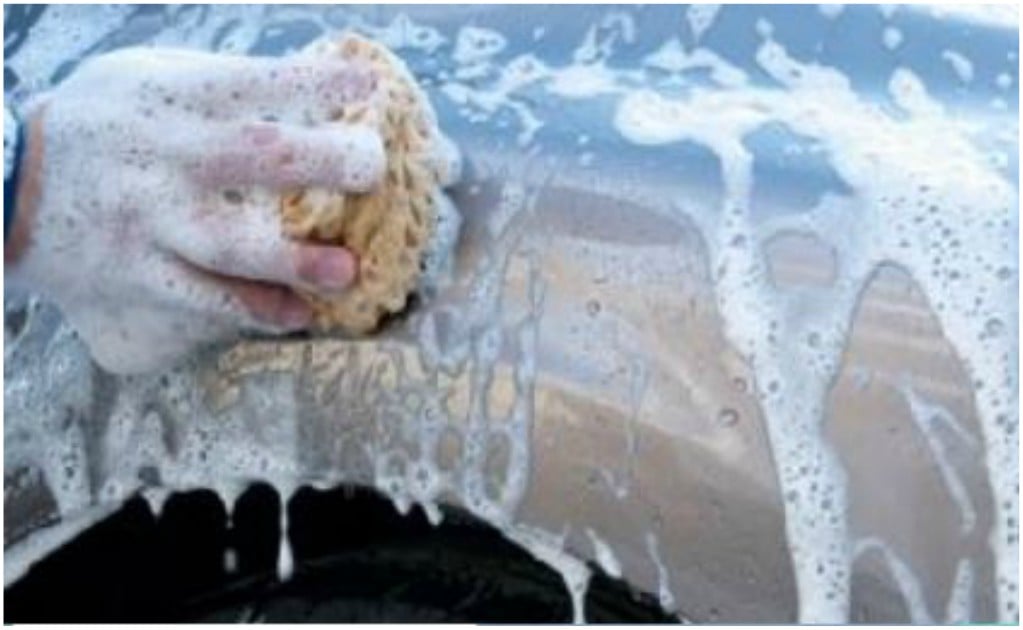 Lavan tu auto a domicilio sin agua