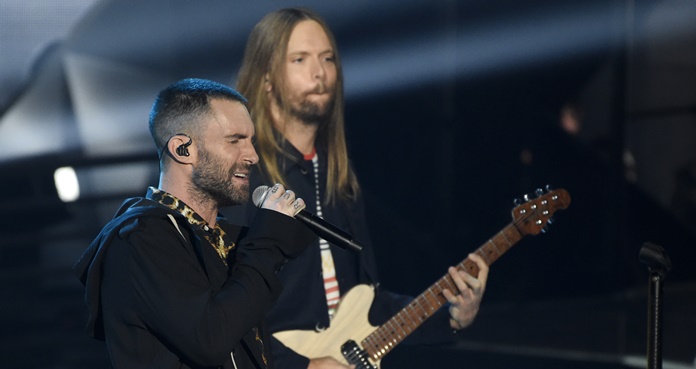 Piden a Maroon 5 que no participe en medio tiempo del Super Bowl