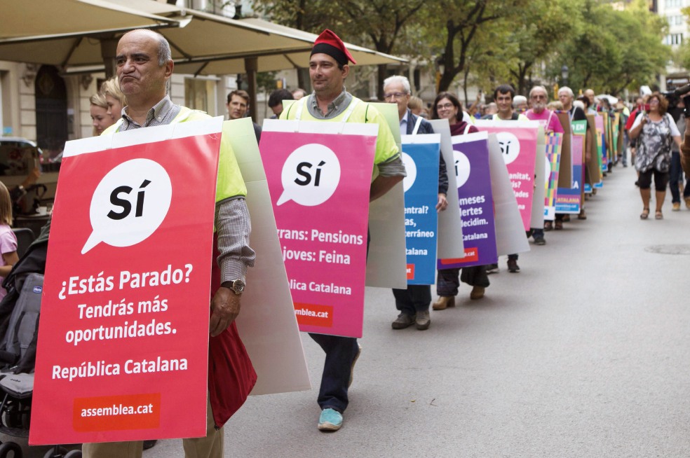 Incautan papelería para referéndum en Cataluña