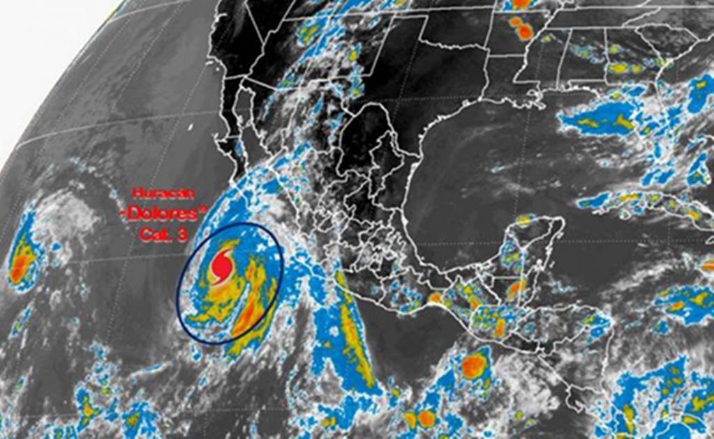 Hurricane Dolores weakens to Category 3 storm 