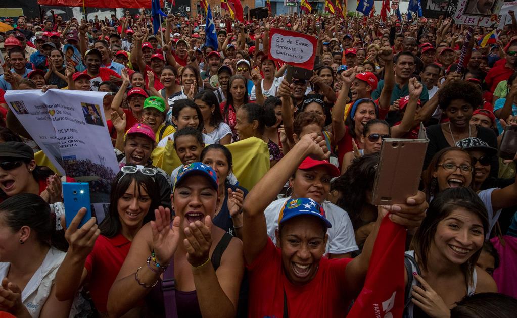 Chavismo marcha al Parlamento en apoyo a Nicolás Maduro 