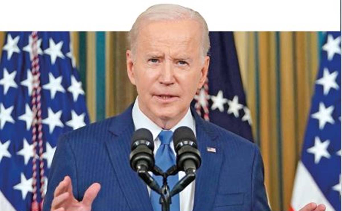 Biden llega a los 80 años con despistes