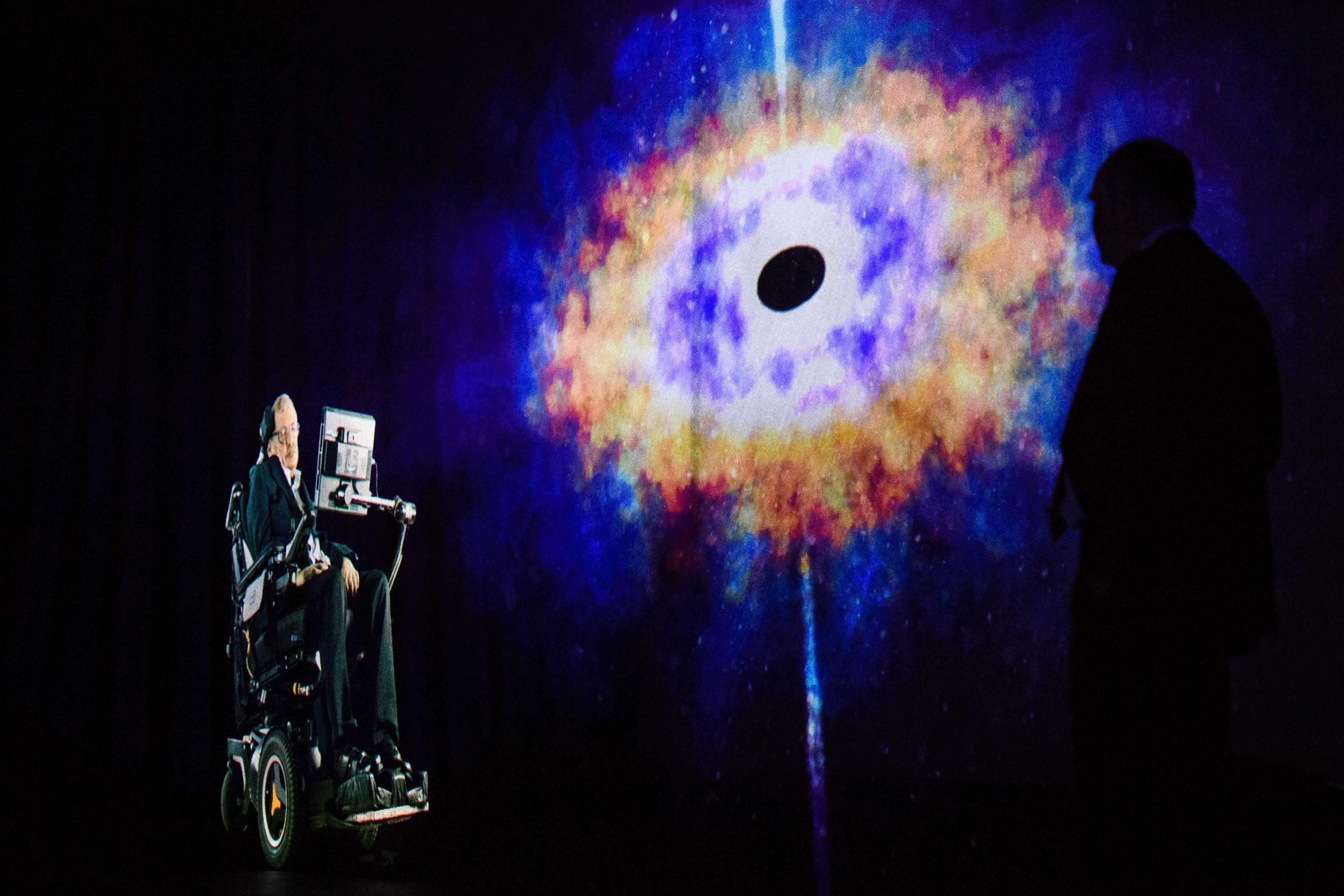 Holograma de Stephen Hawking da conferencia en Hong Kong