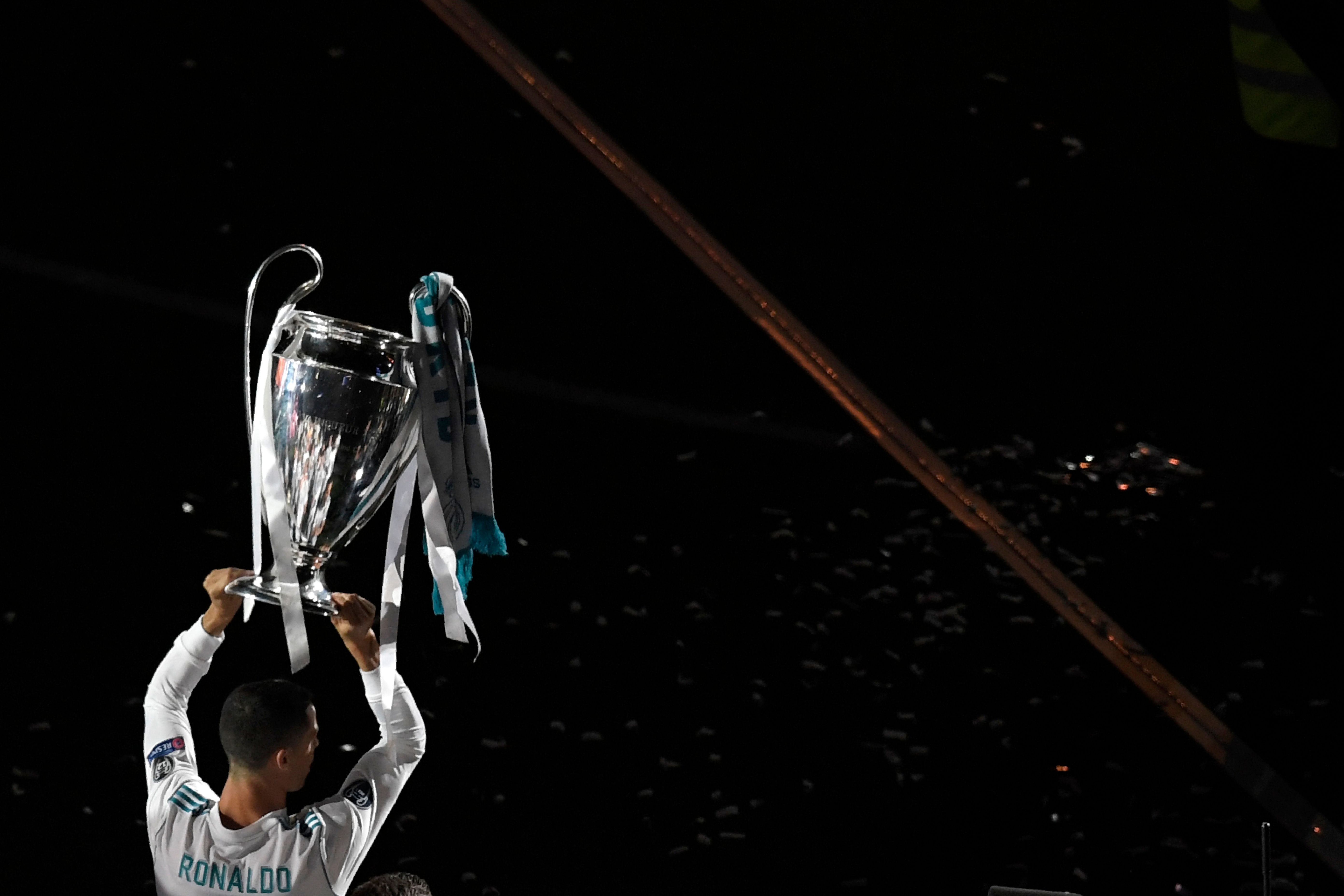 Video. "Cristiano quédate", el cántico que estalló en el Bernabéu