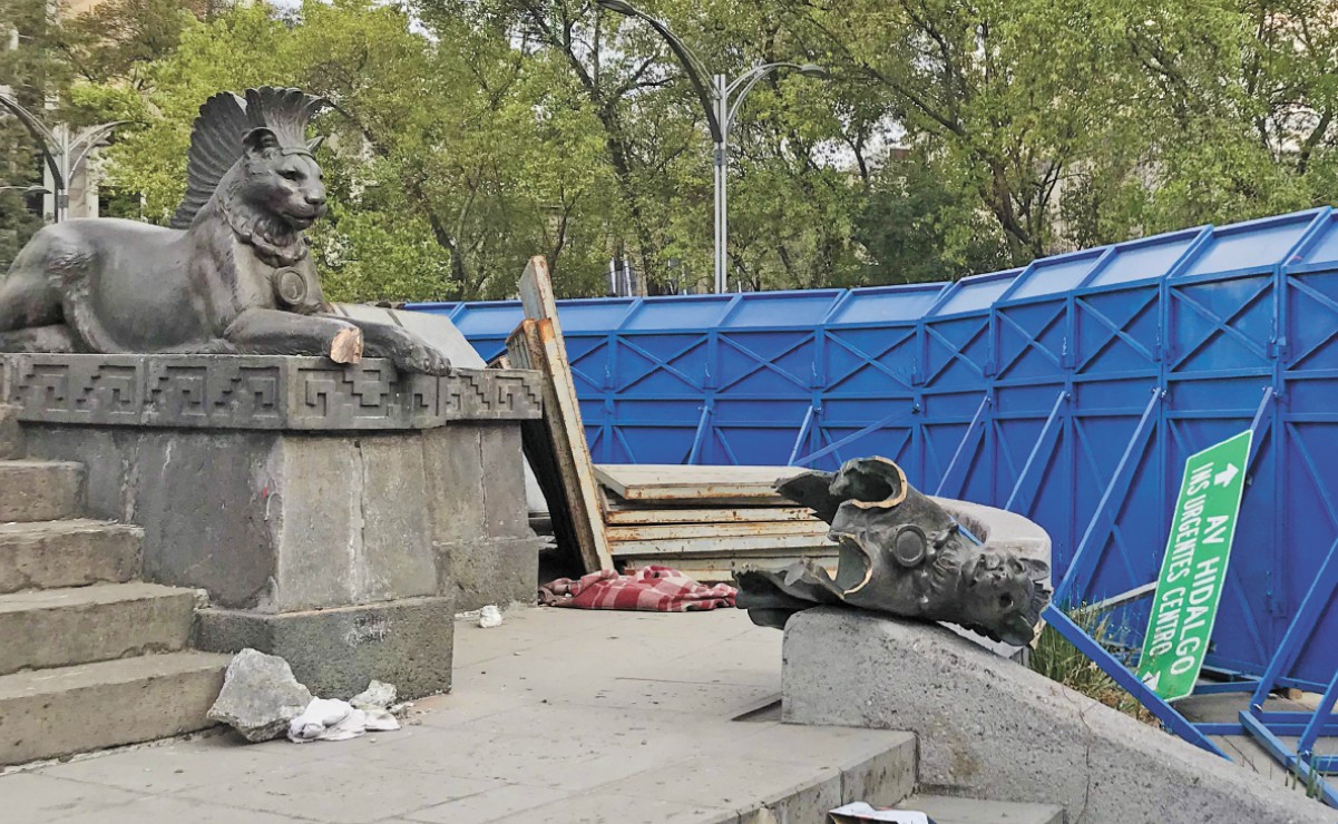 Liberan a sujetos que presuntamente mutilaron a leopardos del monumento a Cuauhtémoc