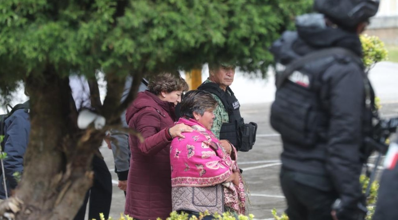 Delfina Gómez visita Texcaltitlán tras enfrentamiento entre pobladores y grupo armado