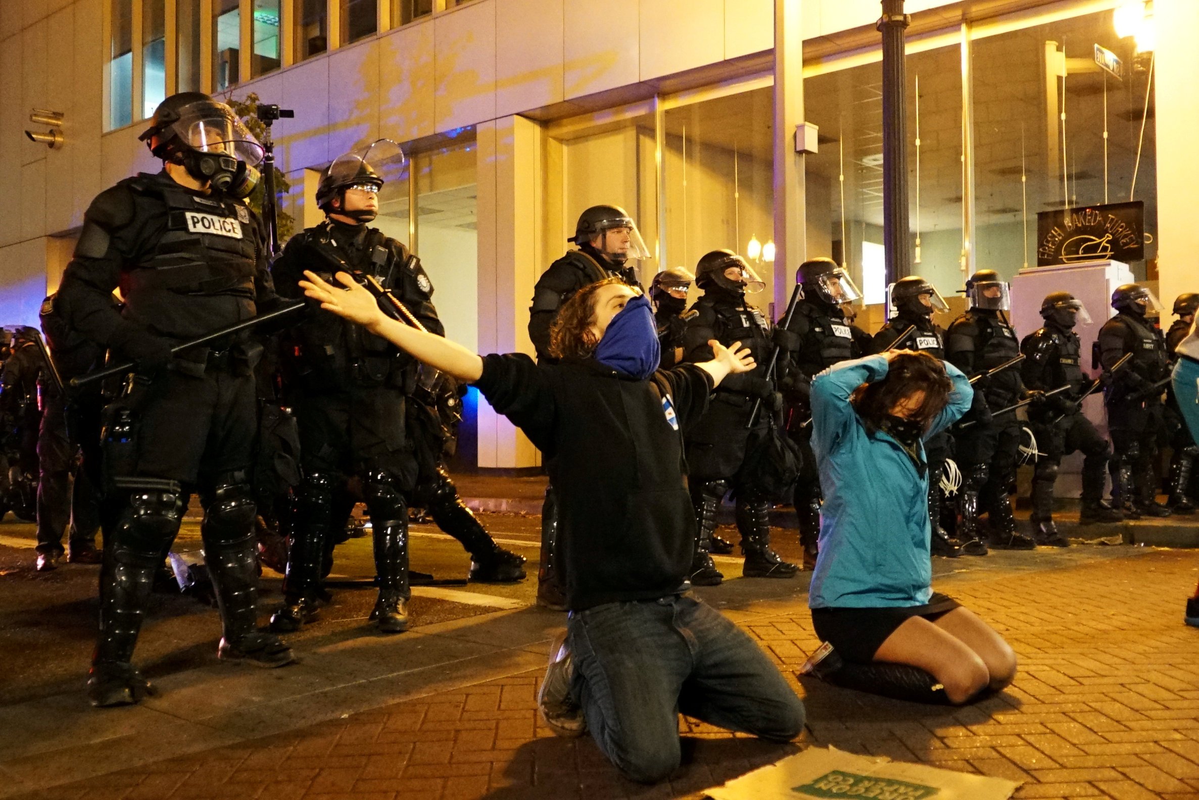 Protestas contra Trump dejan un herido en Portland
