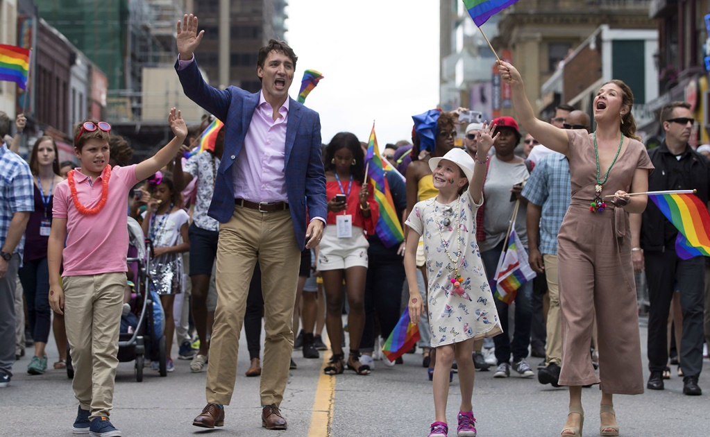 Trudeau encabeza por segundo año desfile gay en Toronto
