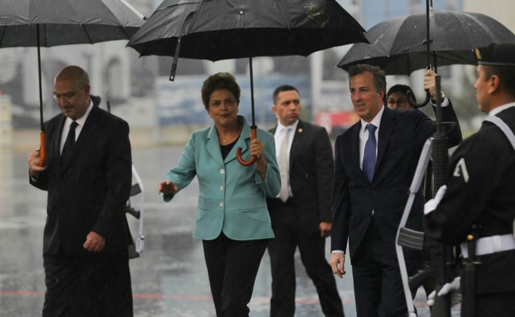 Llega Dilma Rousseff a México