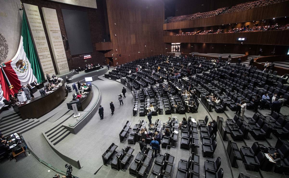 En secreto, diputados reciben Reforma Eléctrica de AMLO