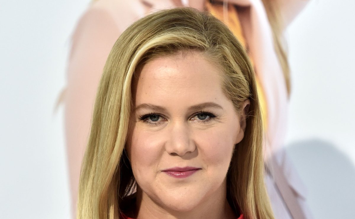 Amy Schumer revala que le extirparon el útero por una edometriosis