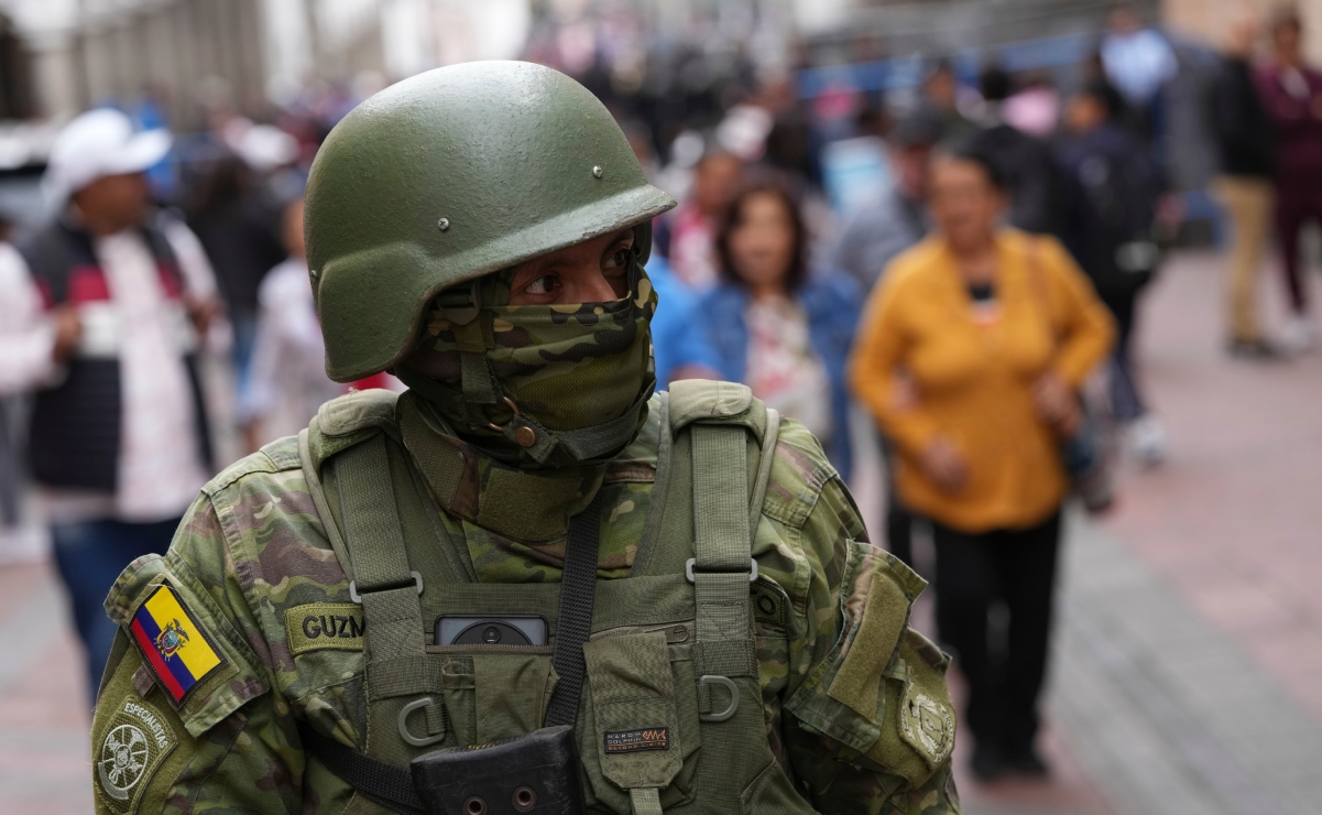 Militares piden a ecuatorianos donarles solo alimentos crudos; temen ser envenenados por terroristas