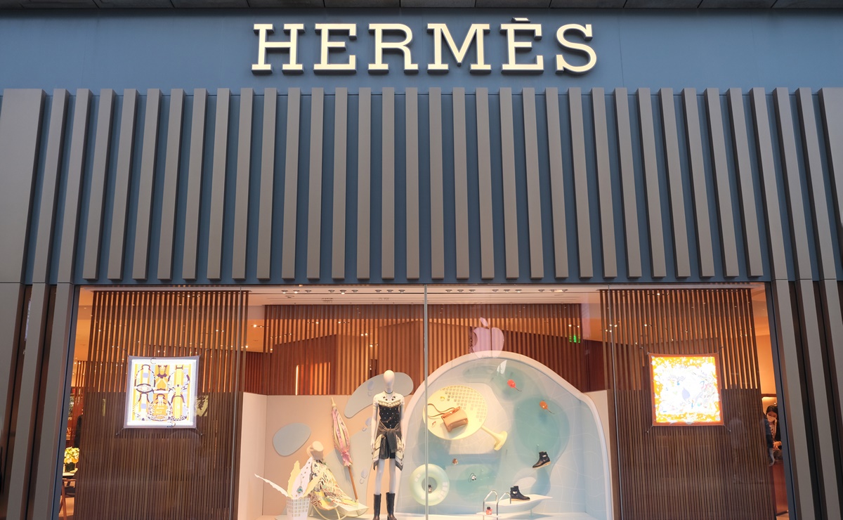Magnate de Hermès heredará más de $6 mil millones de euros su jardinero