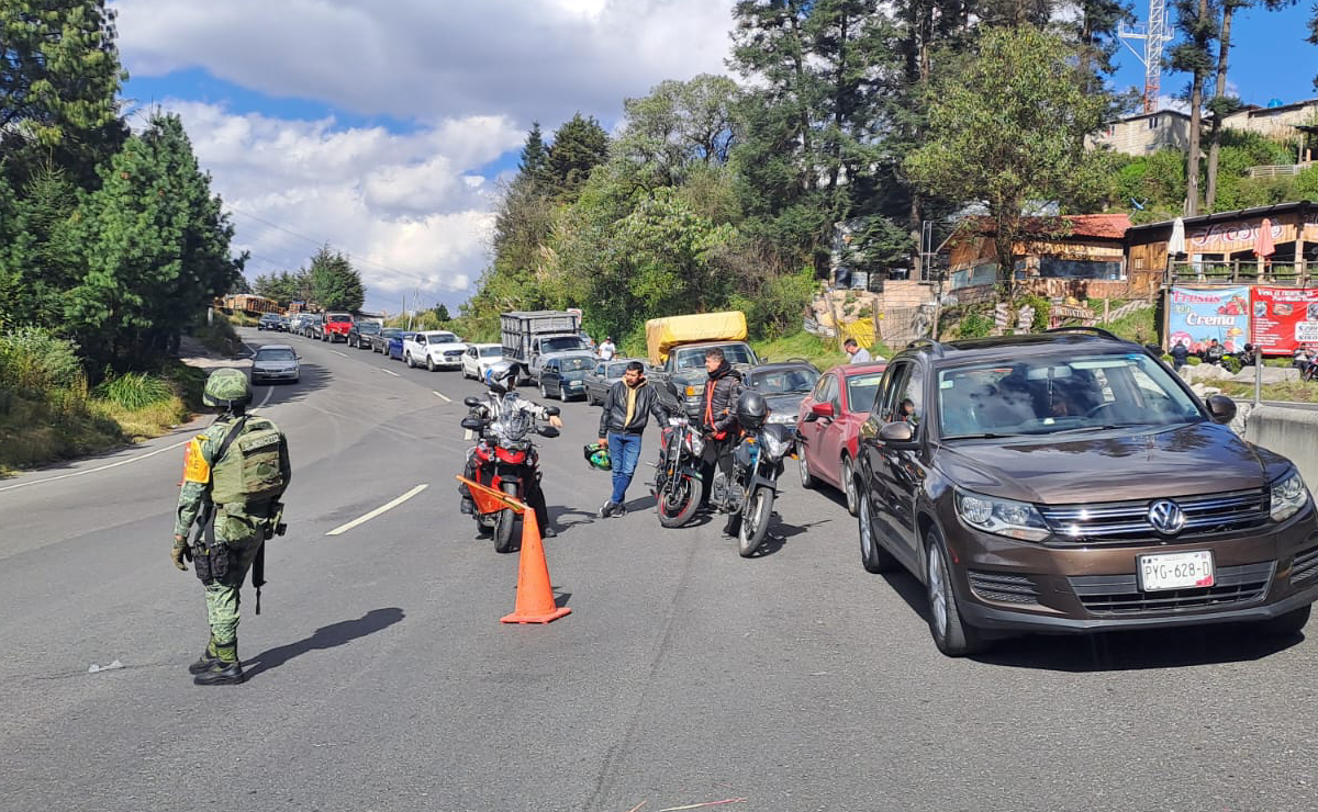 México-Toluca: Tras 10 horas reabren carriles afectados por volcadura de tráiler con aceite comestible