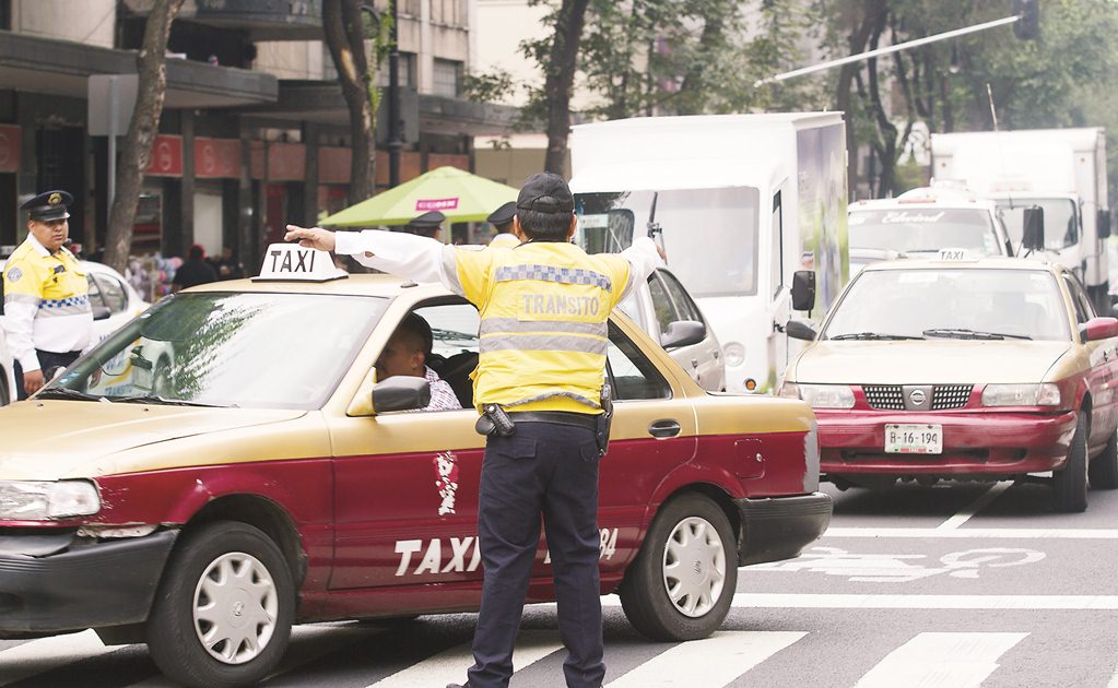 Uber no debe regularse como los taxis: Cofece