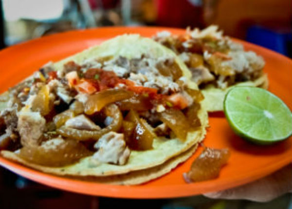 Anuncian feria de las carnitas 2013