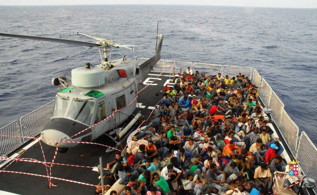 Rescatan a 928 migrantes en costas italianas