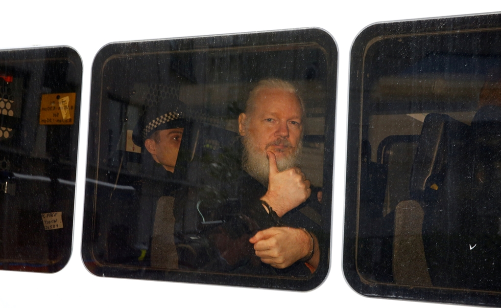 ¿Qué sigue para Julian Assange estando en prisión a la espera de juicio?