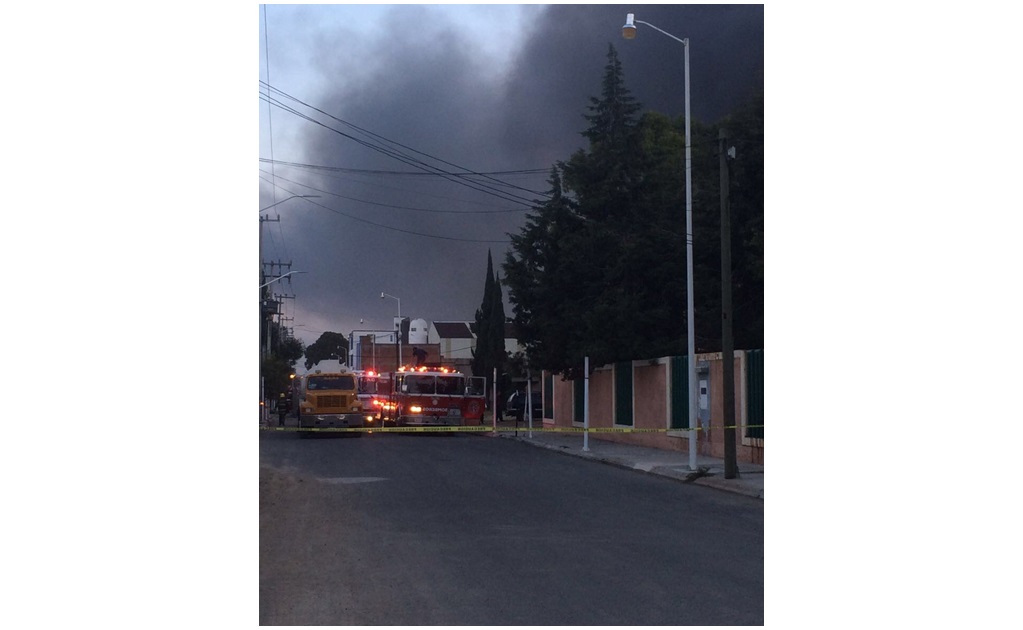 Explosión de reactor provocó incendio en fabrica de Hidalgo