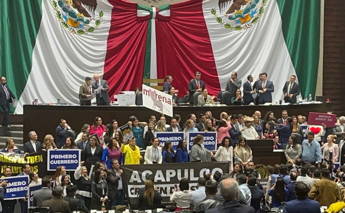 Video: Diputados del PAN y Morena se enfrentan por toma de tribuna