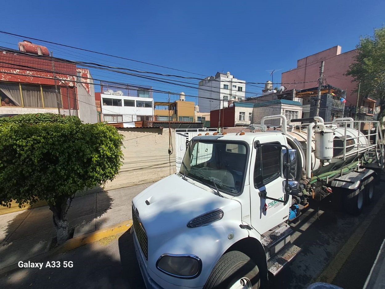 Huachicol: Recuperan hidrocarburo de la toma clandestina hallada en inmueble de la colonia Jardín Balbuena