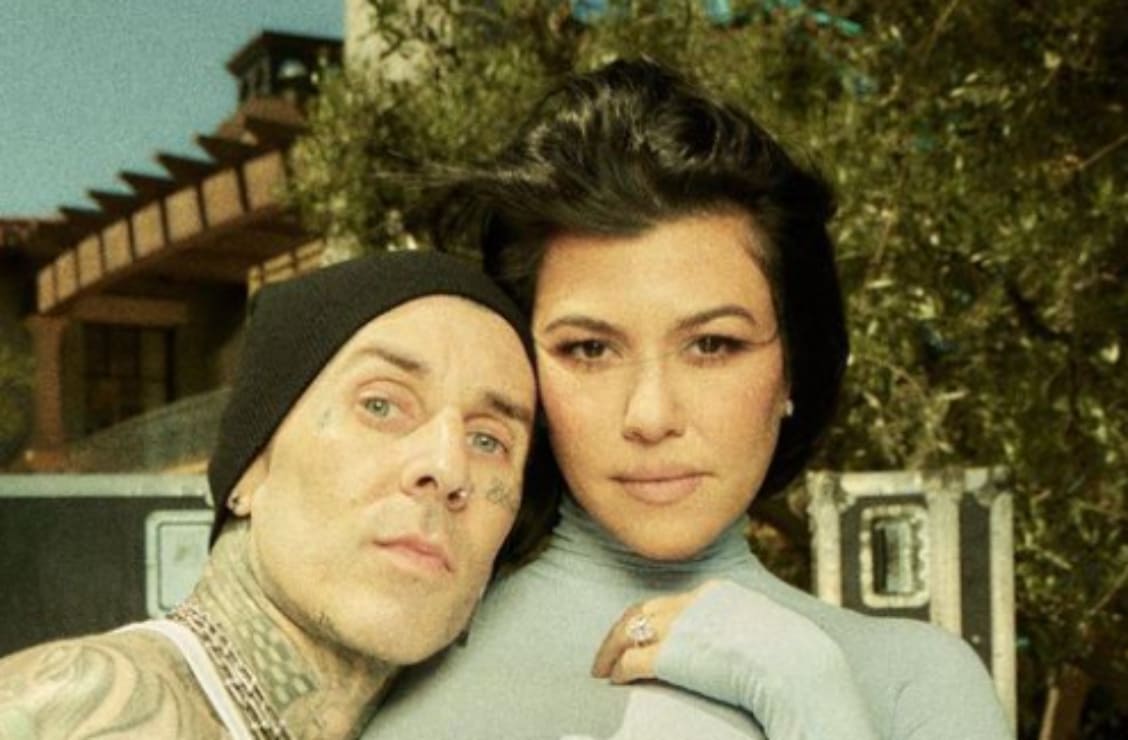 Travis Barker revela nombre y fecha de parto de su bebé con Kourtney Kardashian