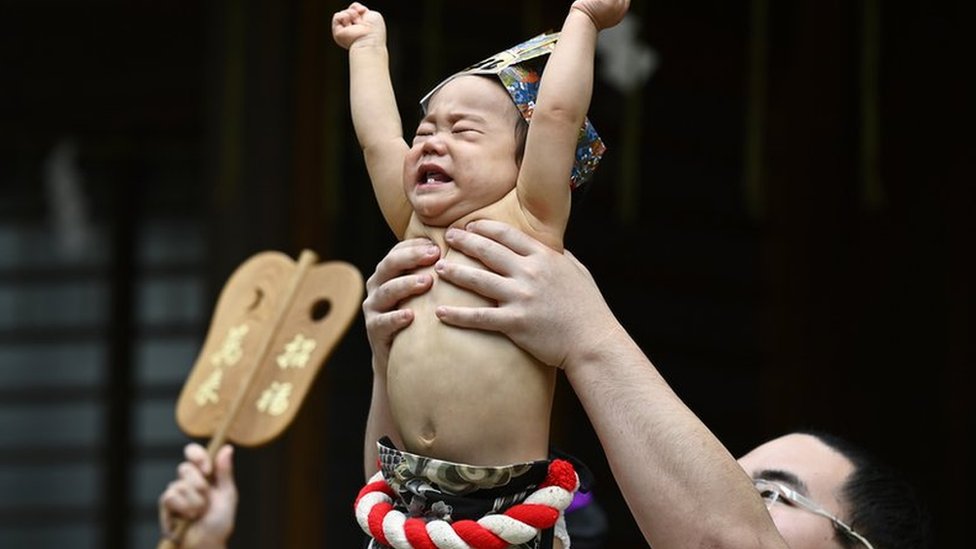 Potencias asiáticas aplican medidas multimillonarias para combatir la baja natalidad ¿son eficaces?