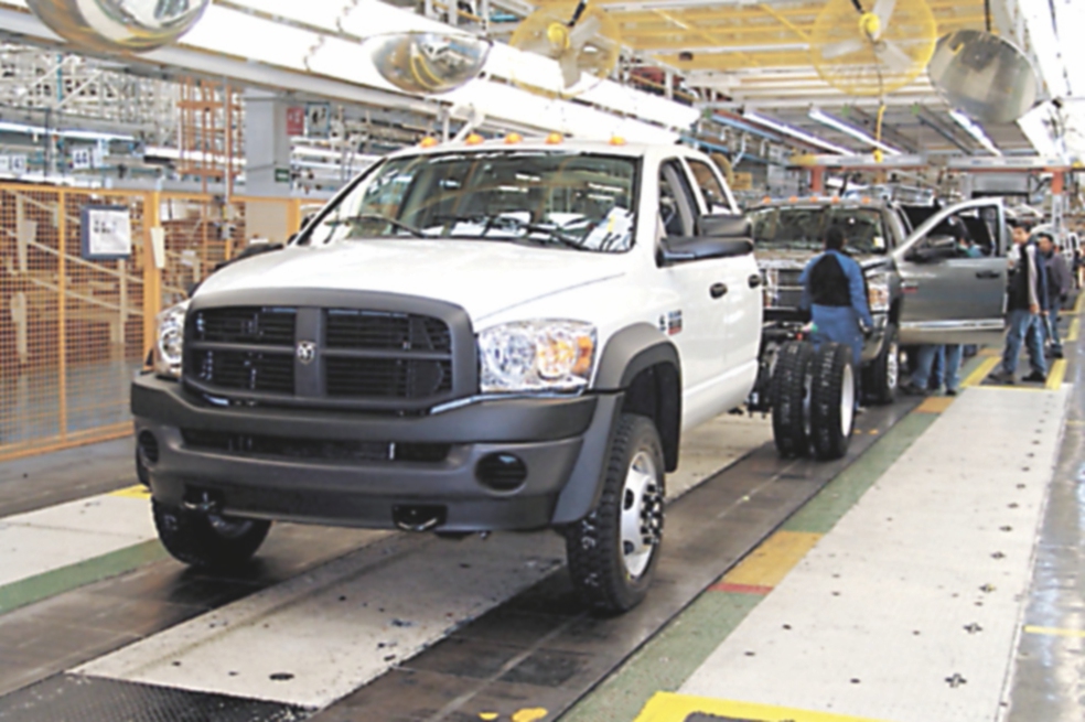 Chrysler evalúa mudar producción de camionetas RAM