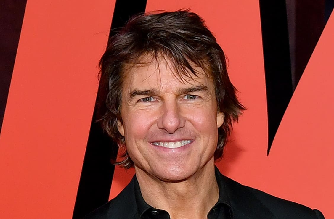 Tom Cruise cumple 61 años y celebra durante el estreno de "Misión Imposible"