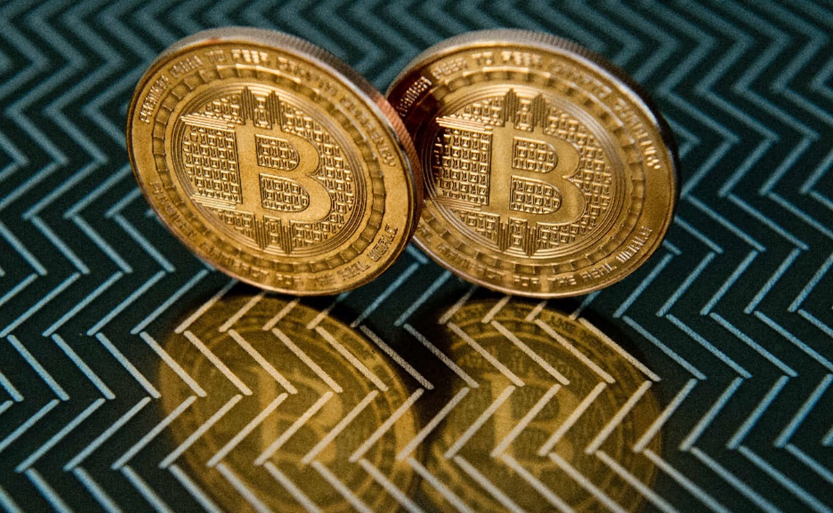 Bitcoin rompe barreras: Supera los 60,000 dólares y apunta a un nuevo máximo histórico