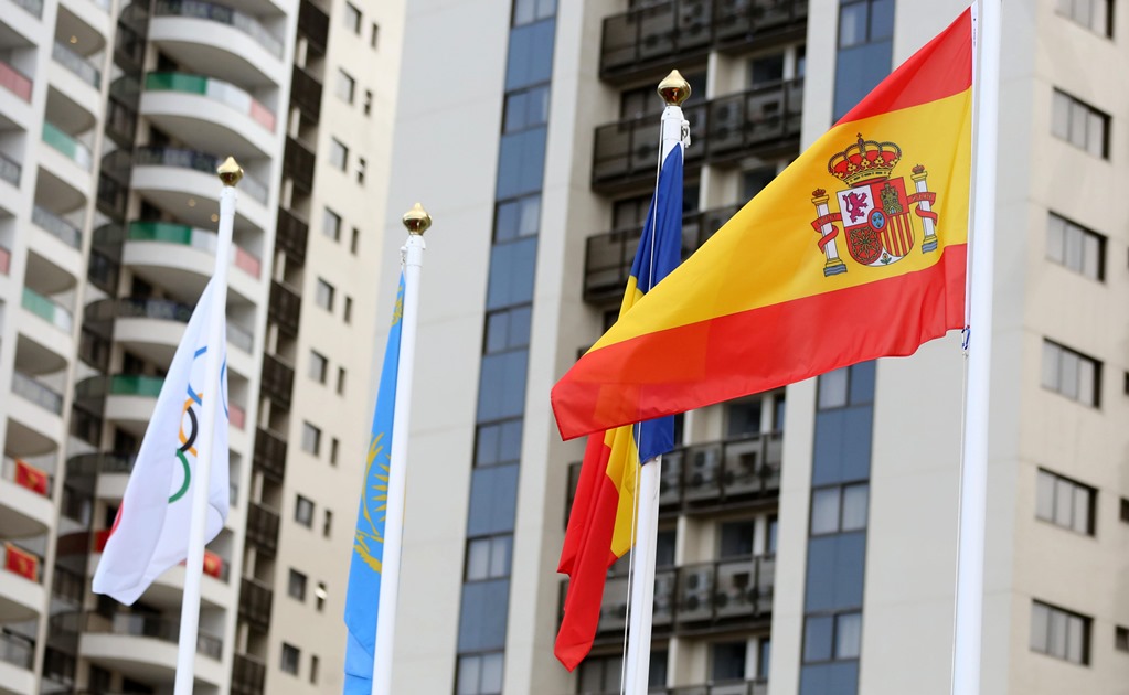 Bandera española es ondeada en Villa Olímpica en Río 2016