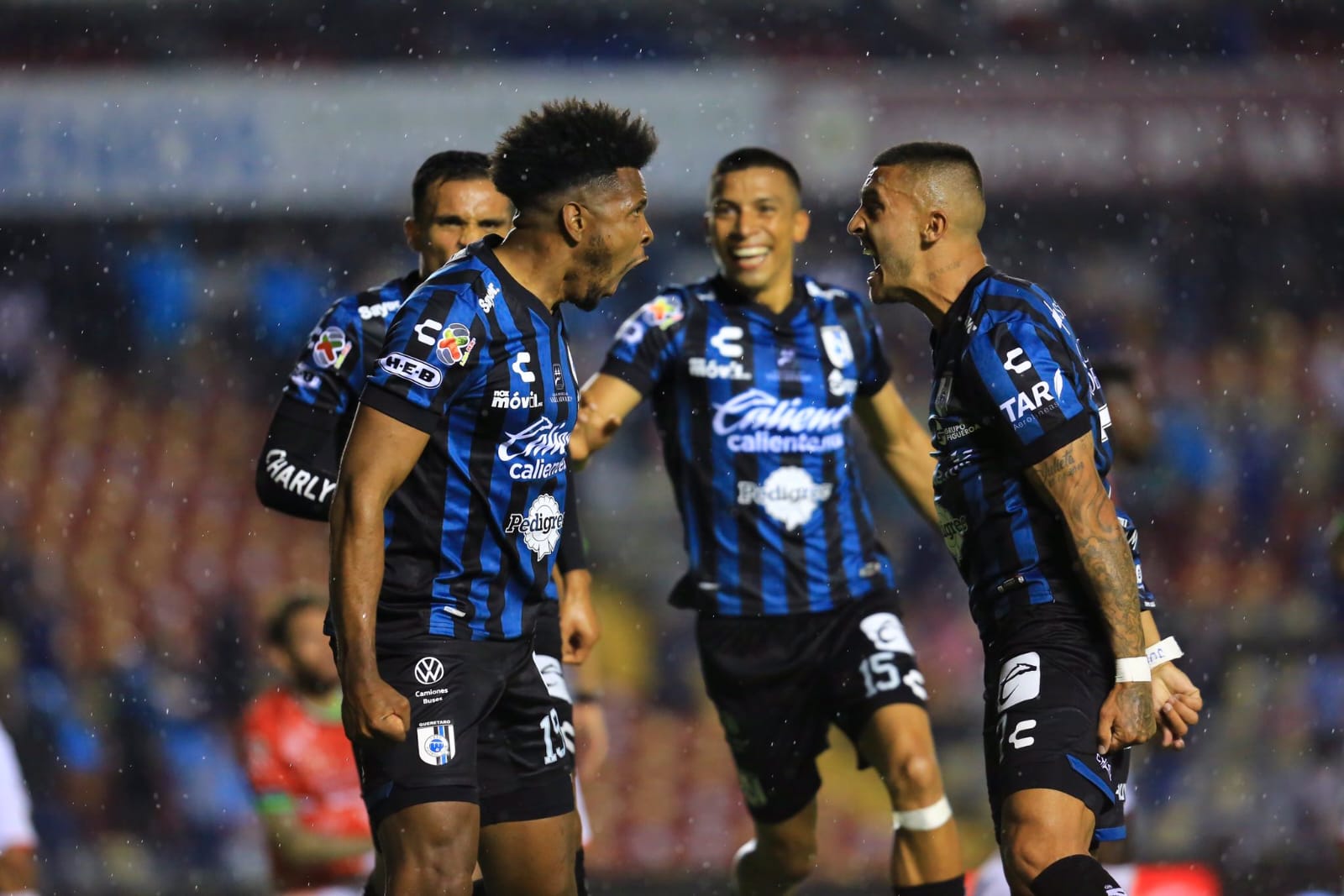 Gallos Blancos siguen en la pelea por repechaje 