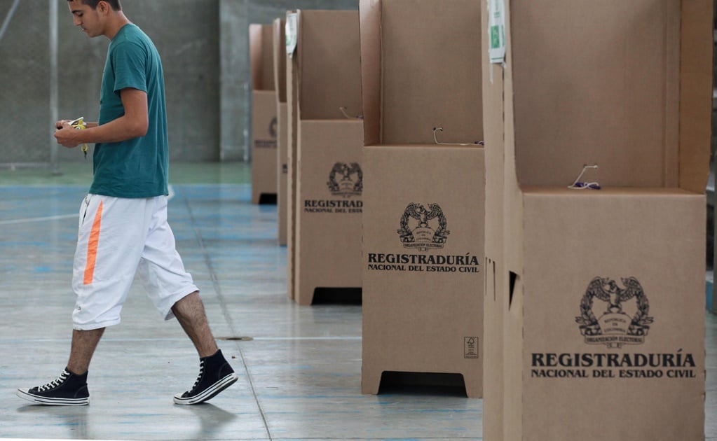 Colombianos residentes en Cuba acuden a urnas para decidir paz en su país