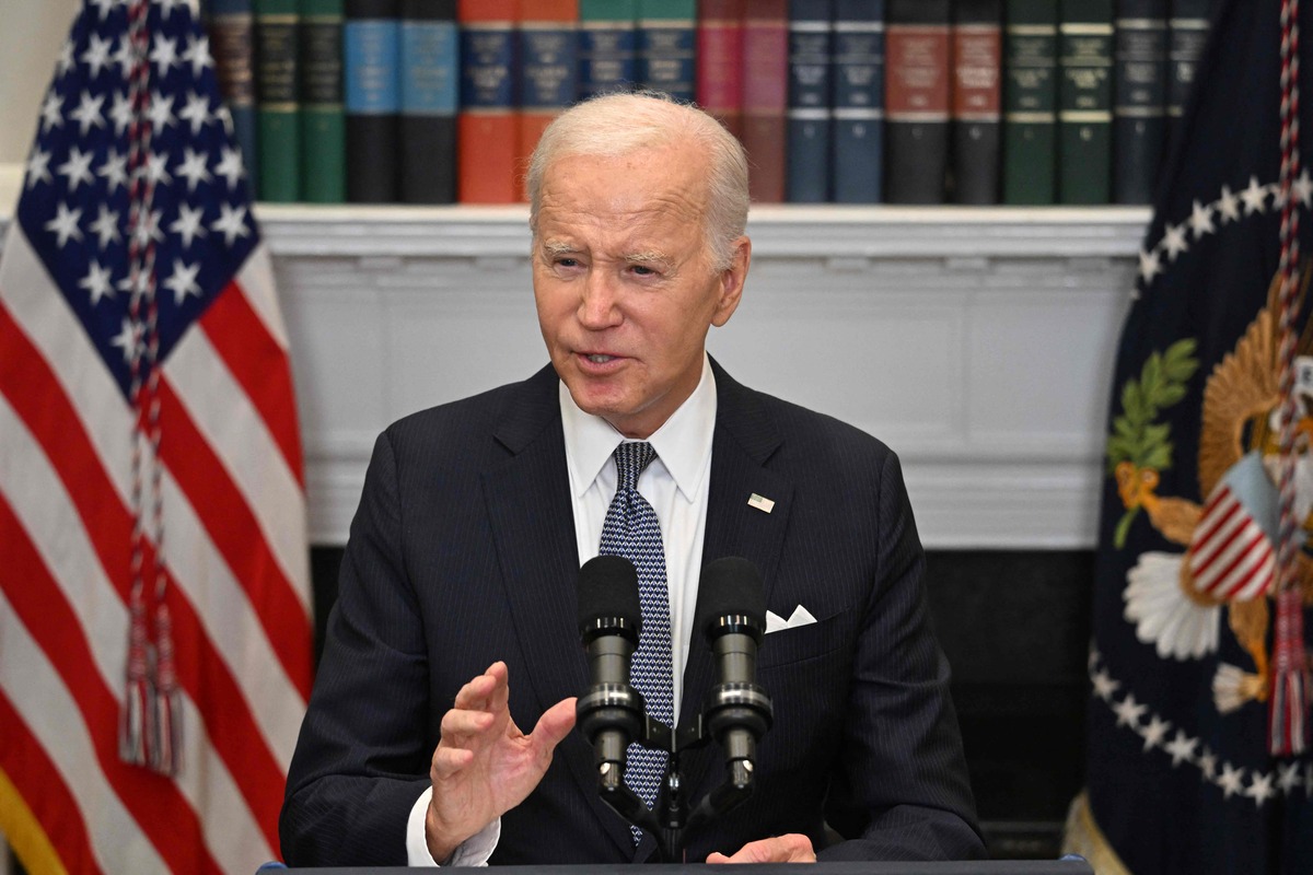 Biden condona préstamos estudiantiles de 35 mil estadounidenses por un monto de mil 200 mdd