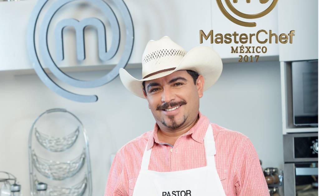 Pastor Pérez "salió del clóset de la cocina" en MasterChef
