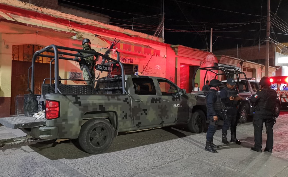 Riña por reconstrucción de escuela deja 7 heridos y 8 intoxicados en Oaxaca