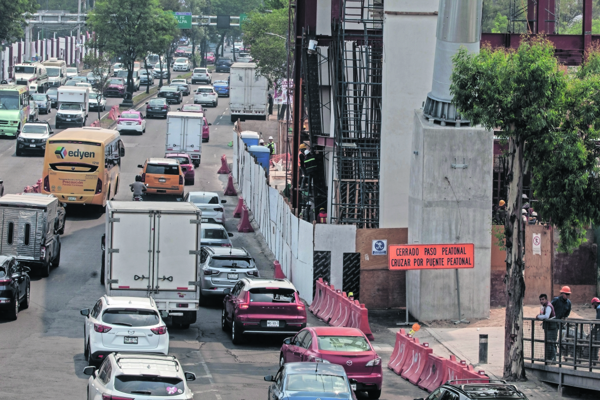 L3 del Cablebús quita espacio a peatones en Constituyentes