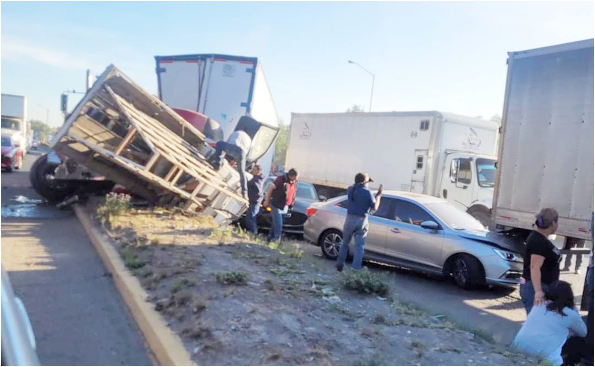 ¡Carambola en la carretera México-Querétaro! Choque provoca carga vehicular en dirección a la CDMX