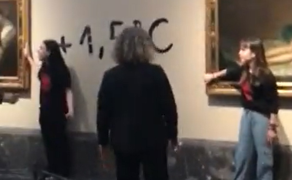 Ambientalistas protestan por incumplimiento del Acuerdo de París: "Nos pegamos a ‘Las Majas’ de Goya en el Museo Del Prado