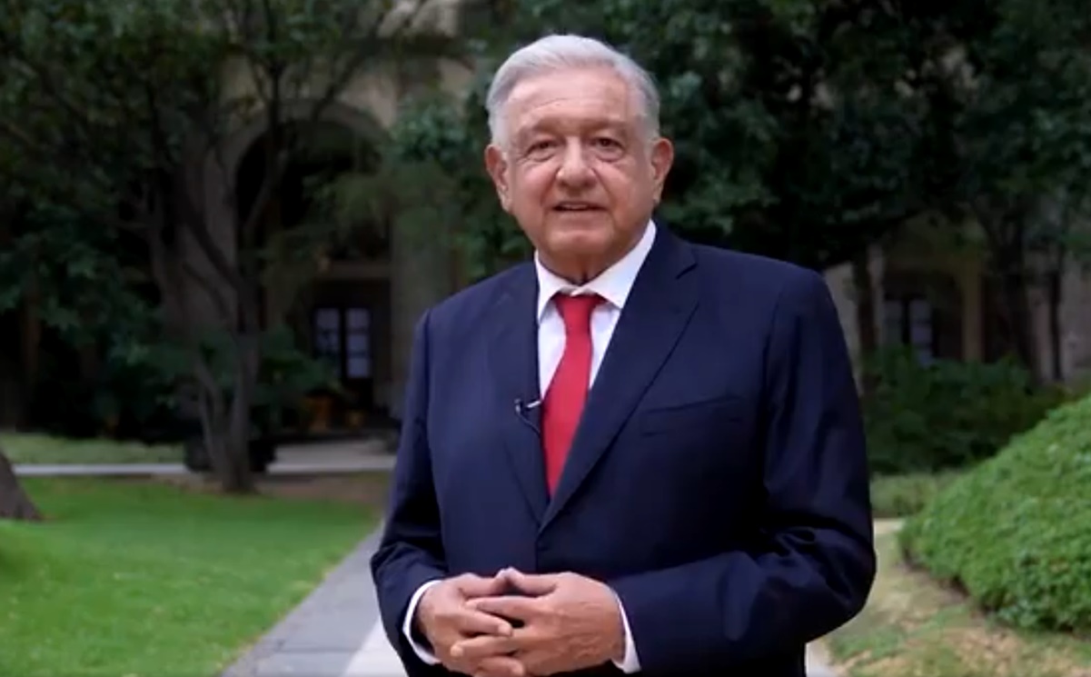 VIDEO AMLO se despide de maestros y les agradece que durante su mandato no hubo paros