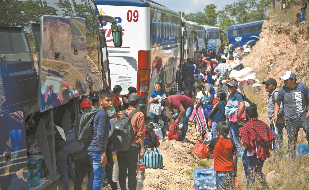 Huyen para sobrevivir ante pobreza