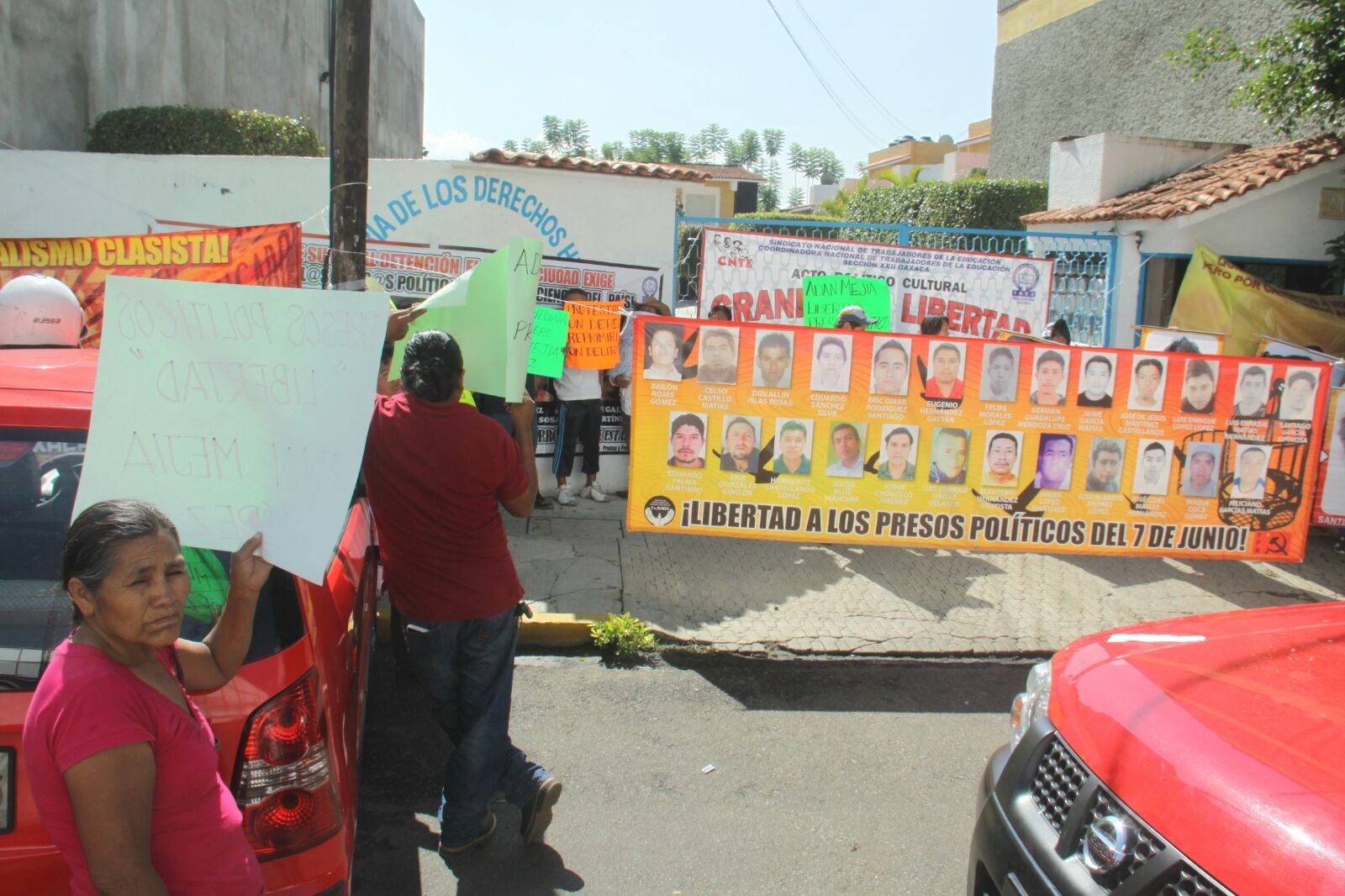 Toman sede de la Defensoría de los DH de Oaxaca