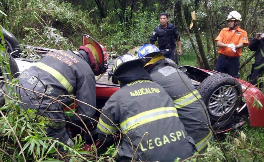 Auto cae a barranca en la Naucalpan-Toluca; muere uno