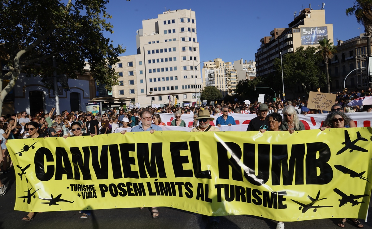 FOTOS: Miles se manifiestan en Mallorca contra el turismo masivo | El  Universal