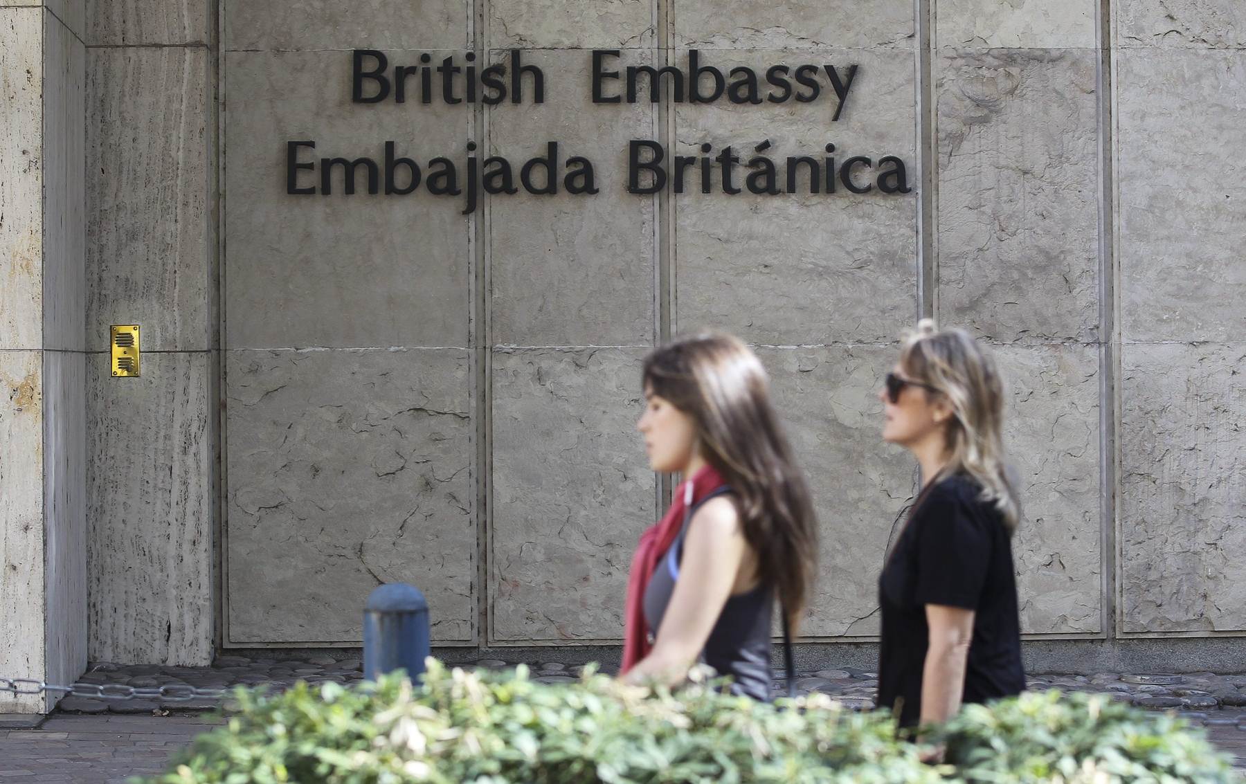 Argentina pide a embajador inglés explicar espionaje