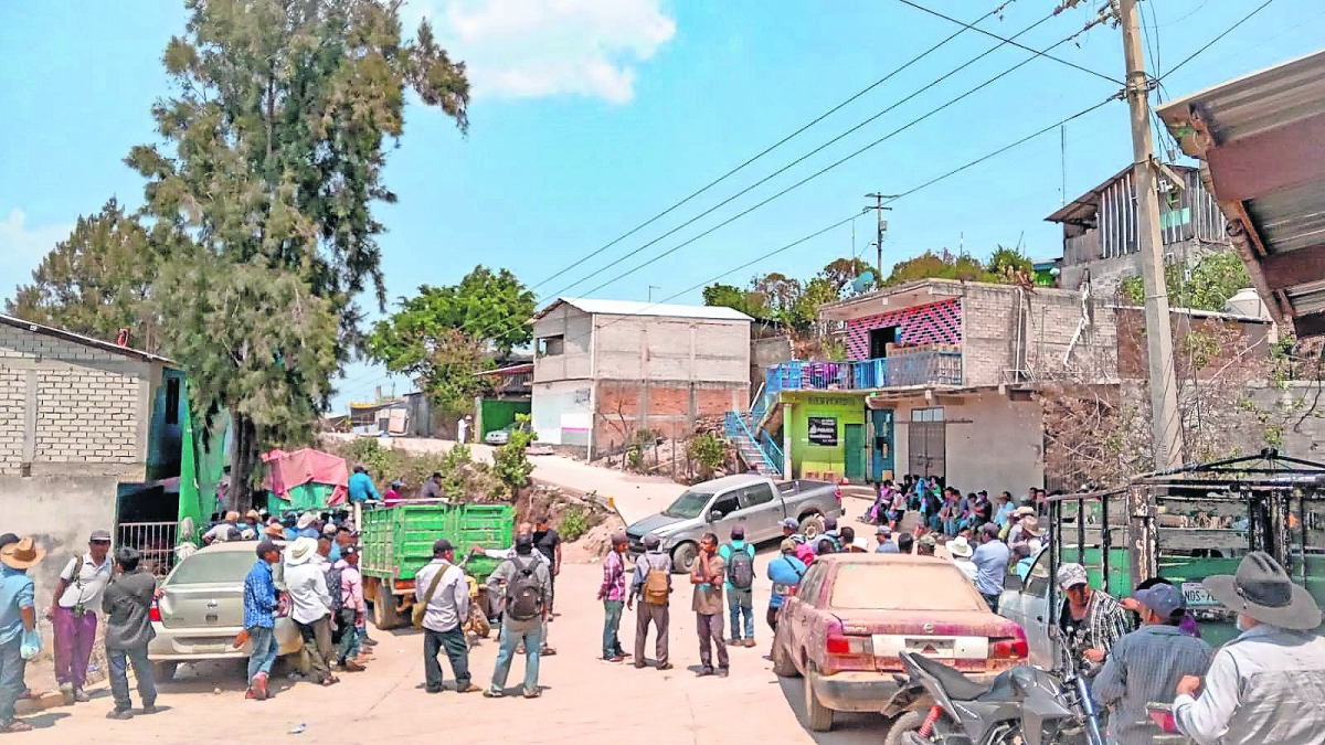 Comando asesina a síndico y su hijo