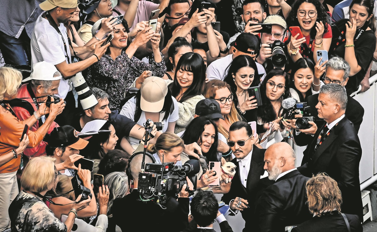 Johnny Depp vuelve a Cannes y recupera la gloria