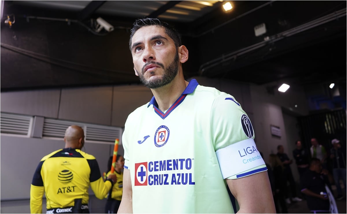 Jesús Corona deja abierta la posibilidad de volver a Cruz Azul