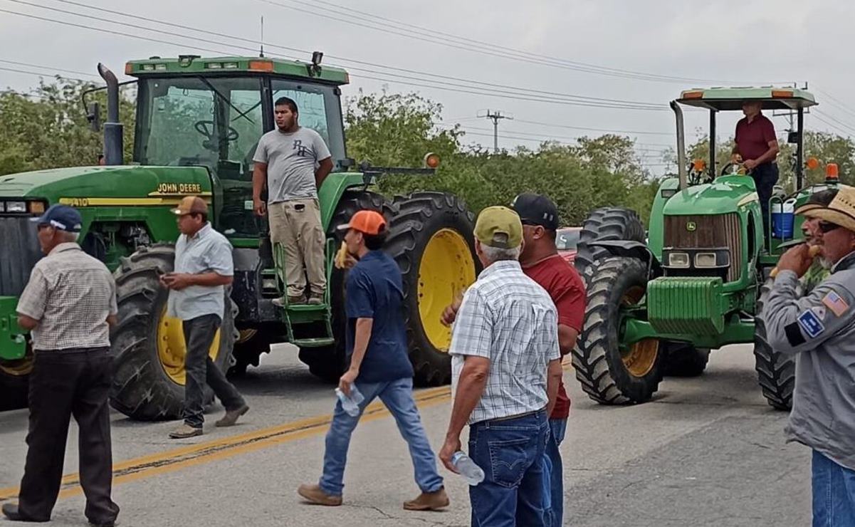 Continúa bloqueo carretero de agricultores en Tamaulipas